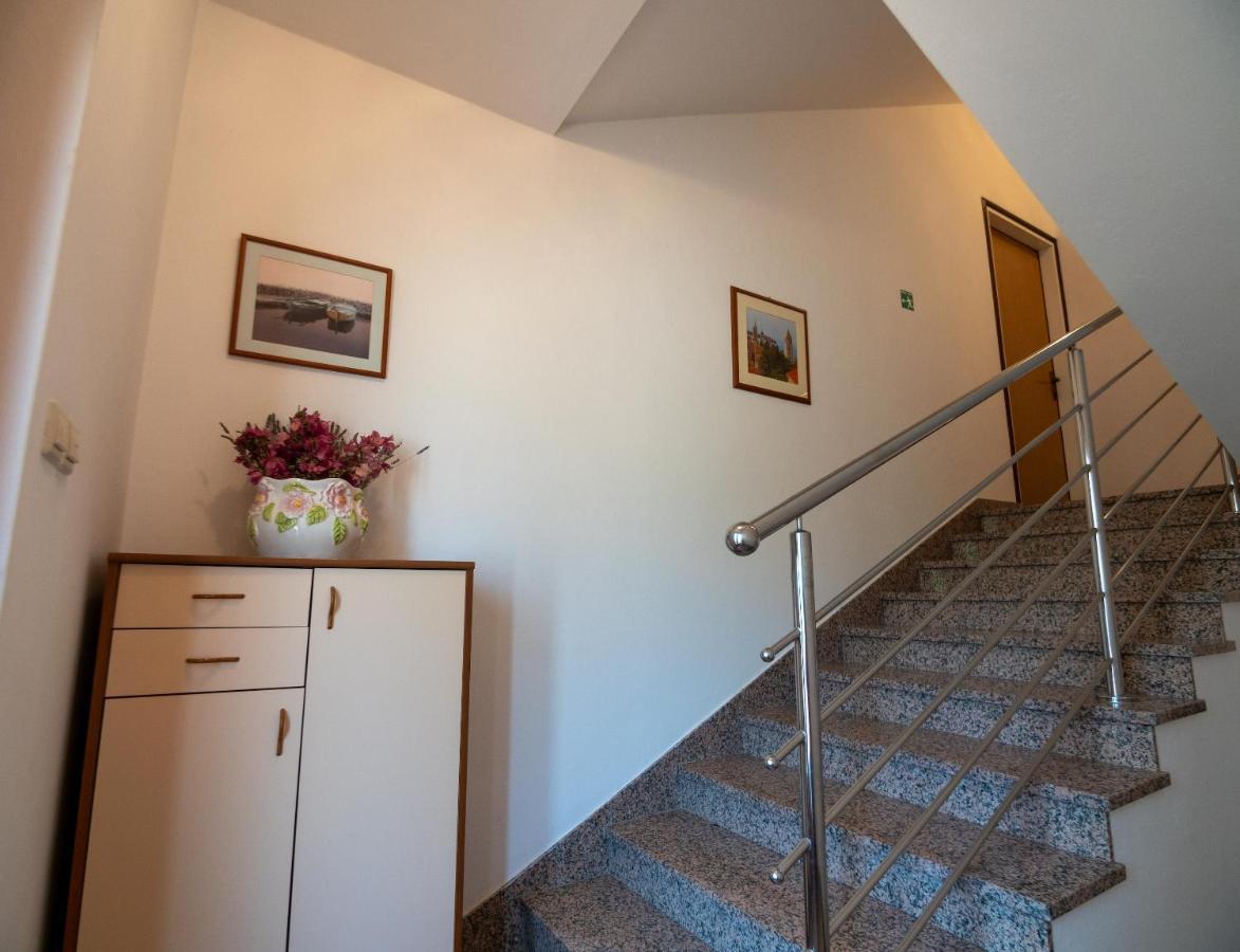 Apartments Dokovic Barbat na Rabu Εξωτερικό φωτογραφία
