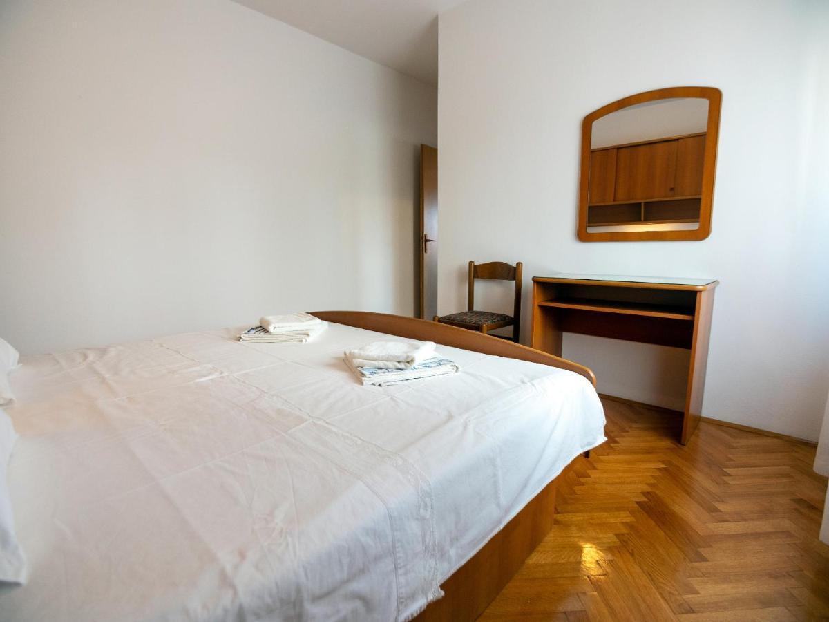 Apartments Dokovic Barbat na Rabu Εξωτερικό φωτογραφία