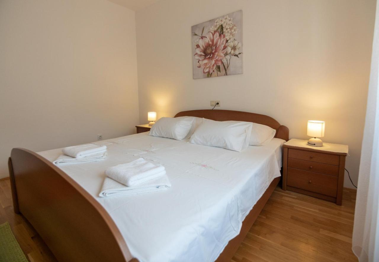 Apartments Dokovic Barbat na Rabu Εξωτερικό φωτογραφία
